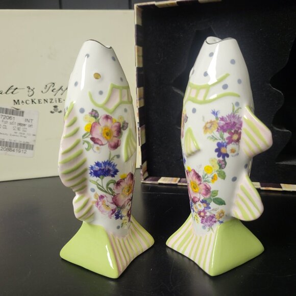 MacKenzie-Childs, Ltd Aurora New York  Freckle Fish Salt and Pepper Set with Box - Picture 6 of 6